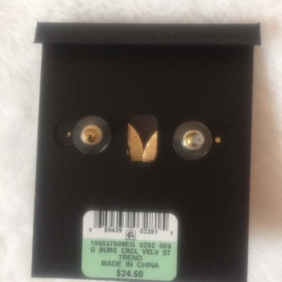 INC Gold-Tone Velvet Button Stud Earring Burgundy - Picture 16 of 16